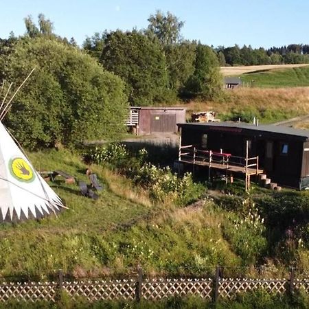 ベンネッケンシュタインTiny House Mit Indianerzelt Und Lagerfeuer Im Harzアパートメント エクステリア 写真